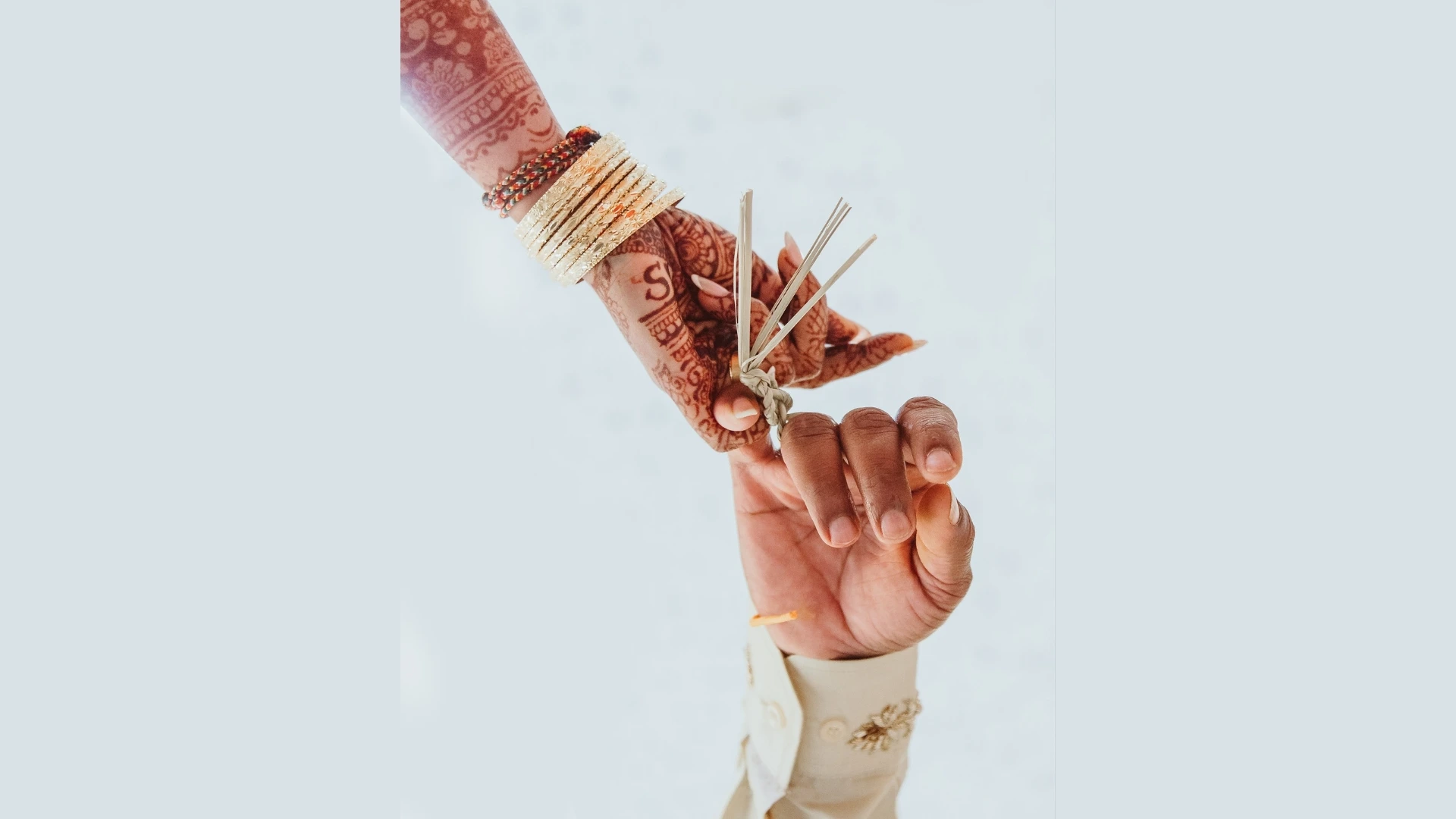 Vinoja Mehndi Artiste