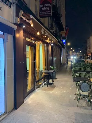 BOLLYWOOD VILLAGE Restaurant & Café