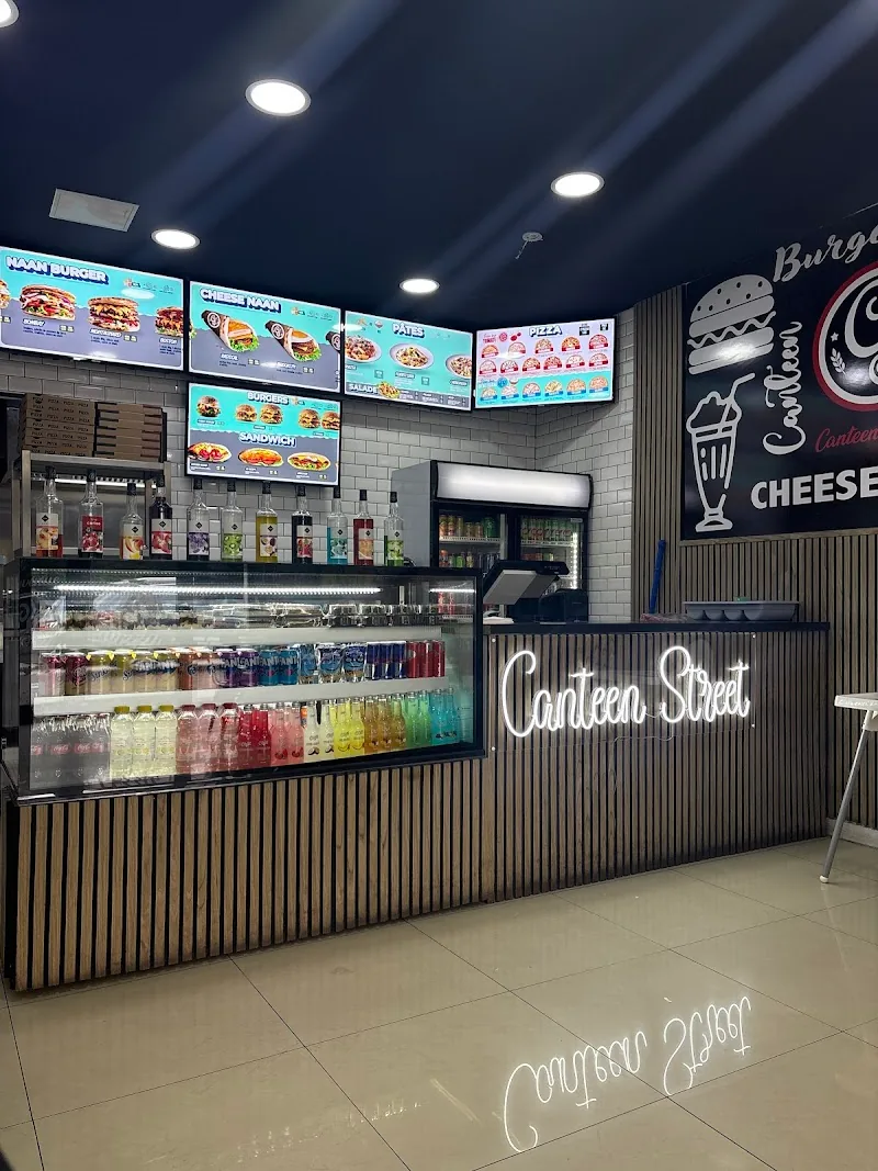 CANTEEN STREET CLICHY SOUS BOIS