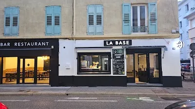 LA BASE