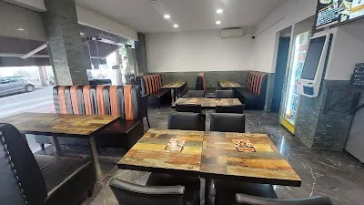 Naan’s Snack-Restaurant & Fast-Food