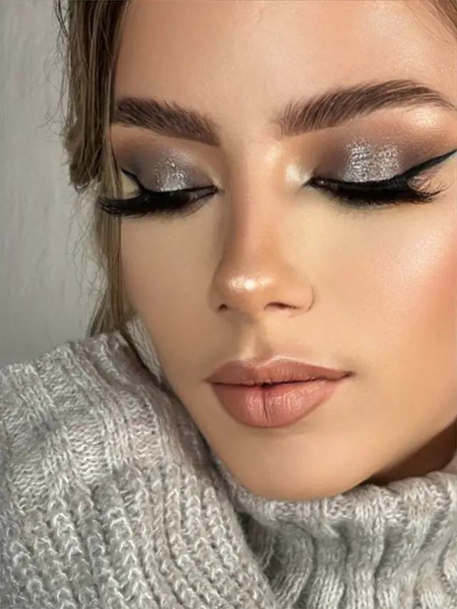 Hair & Makeup — Hina Makeup à Lamorlaye — Desi Corner