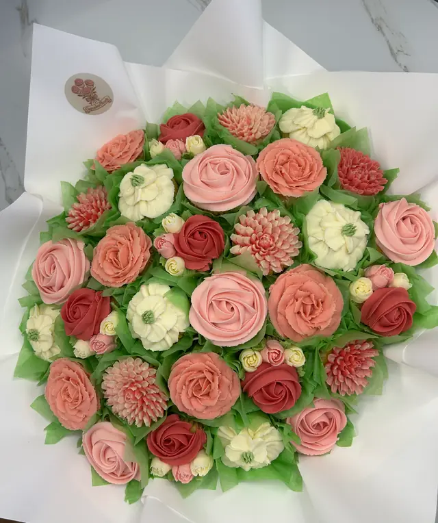 Cake / Pâtisserie — Cupcakes Fleuris à Franconville — Desi Corner