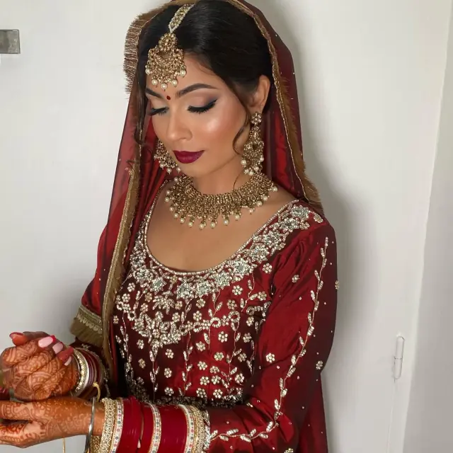 Hair & Makeup — Ambz Makeup à Paris — Desi Corner