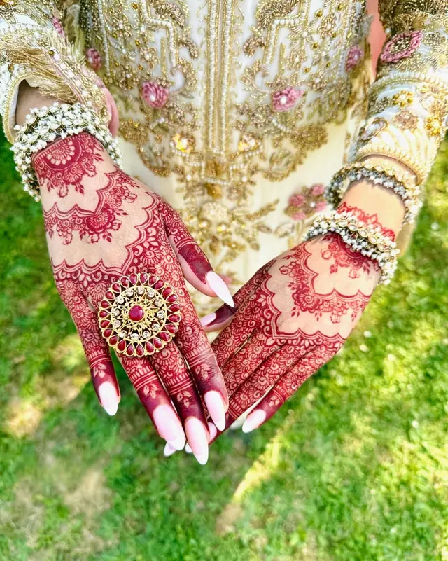 Henné — Henne S.M à Creil — Desi Corner