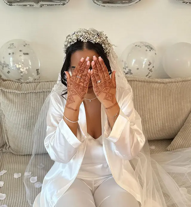 Henné — Henna Tahera à Cergy — Desi Corner