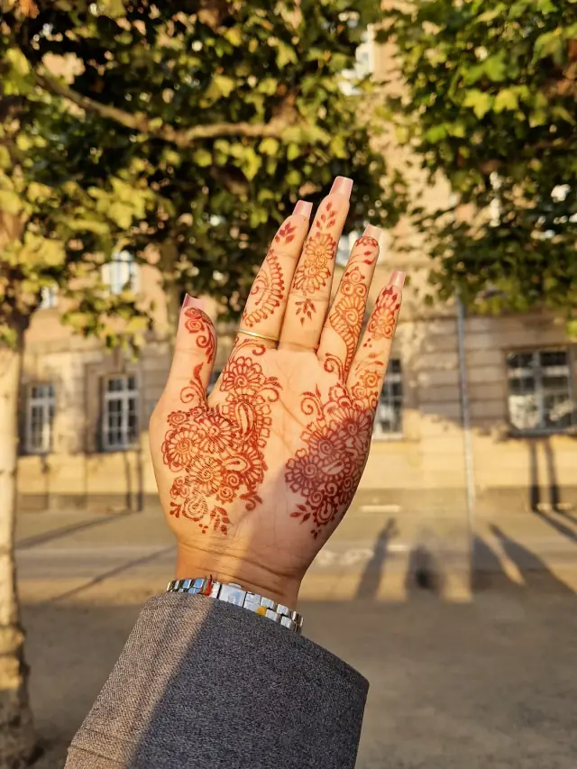 Henné — SP Henné Design à Évry — Desi Corner