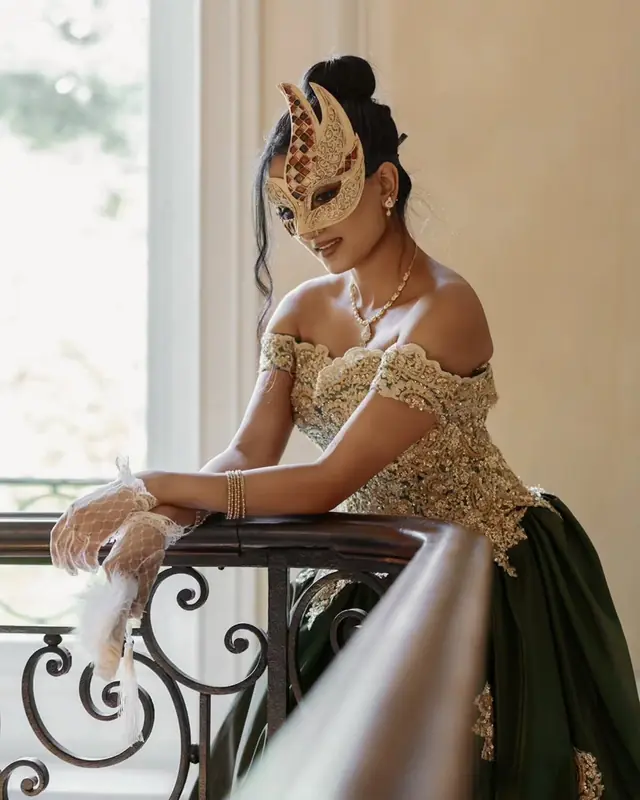 Photo & Vidéo — Naumanoscop à Colombes — Desi Corner