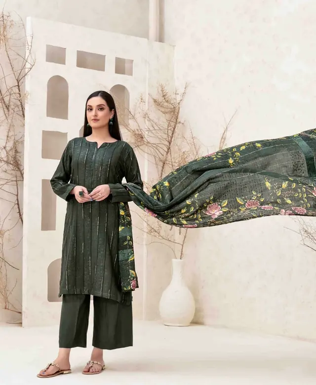 Prêt à porter — Tasneem Couture Beauté à Pantin — Desi Corner