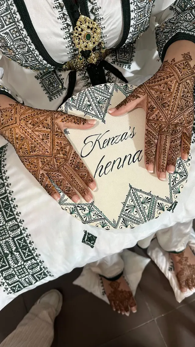 Henné — Henna Tahera à Cergy — Desi Corner