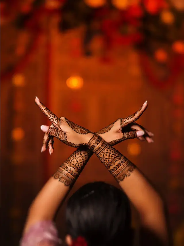 Henné — Mehendi by Kajal à Paris — Desi Corner