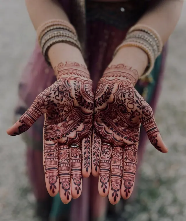 Henné — Mehendi by Kajal à Paris — Desi Corner