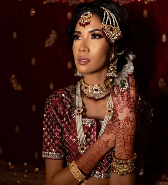 Henné — Nens Hennaya à Le Blanc-Mesnil — Desi Corner