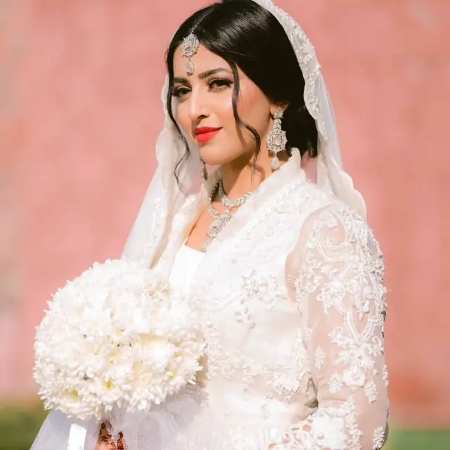 Hair & Makeup — Ambz Makeup à Paris — Desi Corner