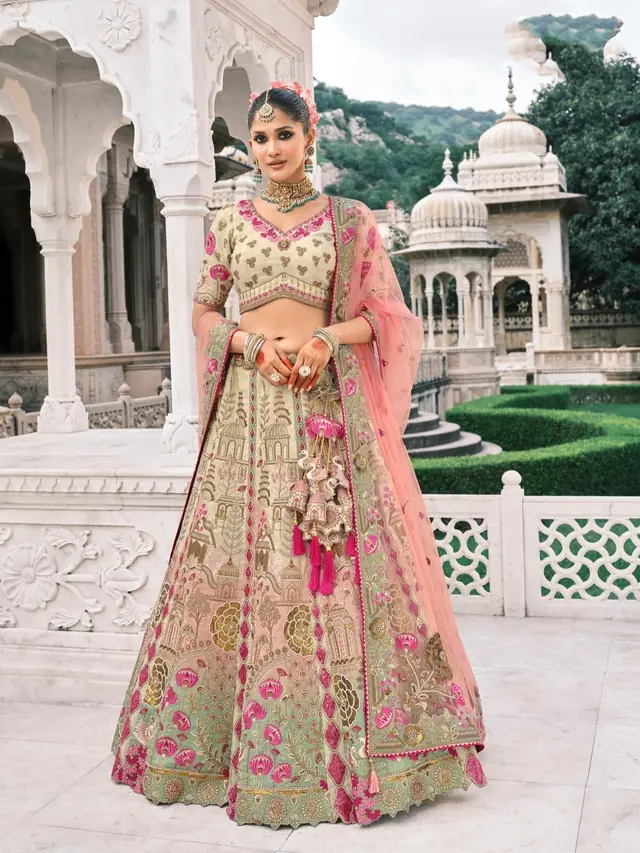 Prêt à porter — Inavaa Collection à Paris — Desi Corner