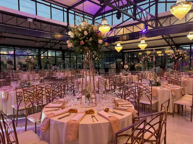 Salle de mariage — Trèfle de l'orangerie — Desi Corner