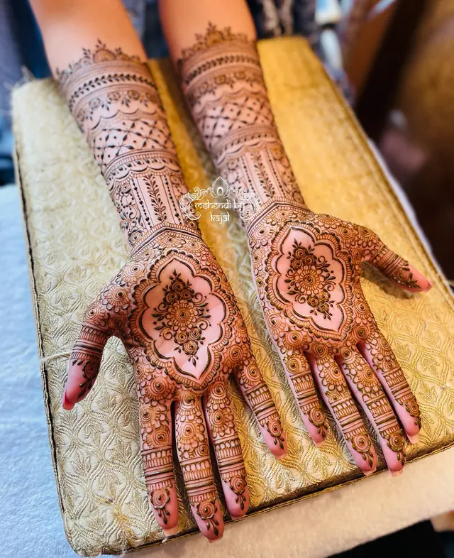 Henné — Mehendi by Kajal à Paris — Desi Corner