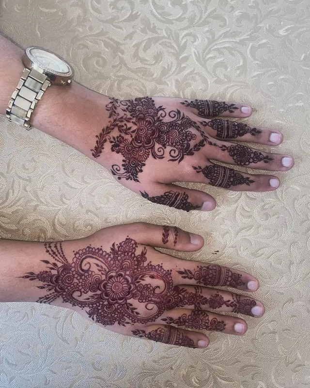 Henné — Nens Hennaya à Le Blanc-Mesnil — Desi Corner