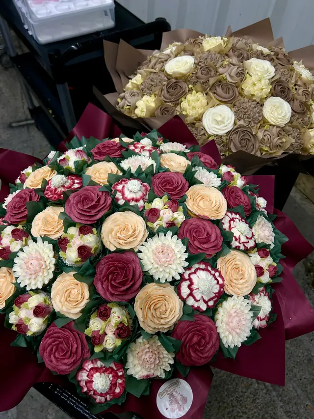 Cake / Pâtisserie — Cupcakes Fleuris à Franconville — Desi Corner