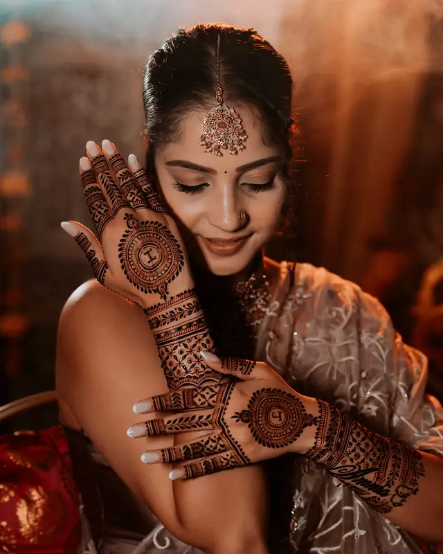 Henné — Mehendi by Kajal à Paris — Desi Corner