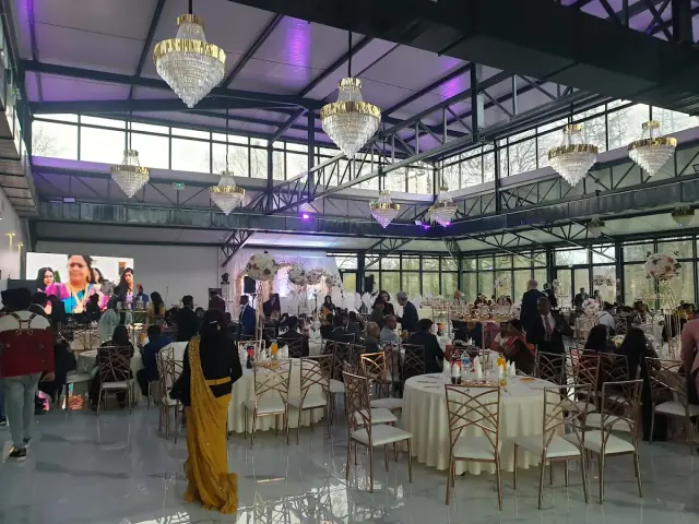 Salle de mariage — Trèfle de l'orangerie — Desi Corner