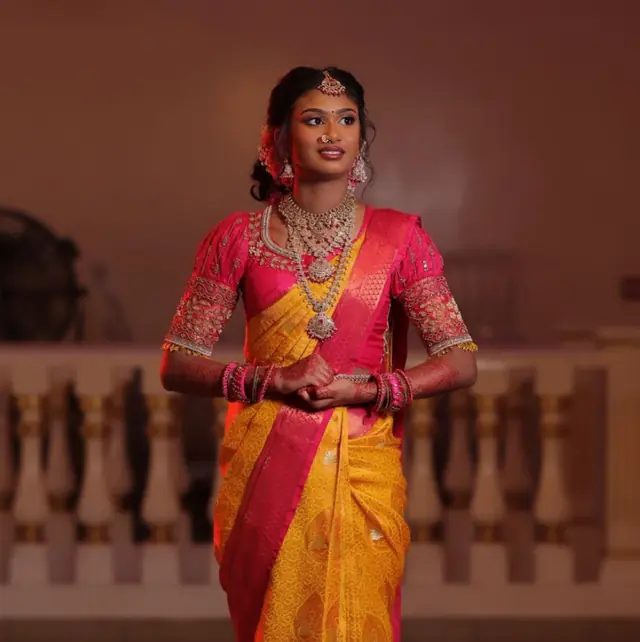 Hair & Makeup — Gaya Mohan MUA à Persan — Desi Corner