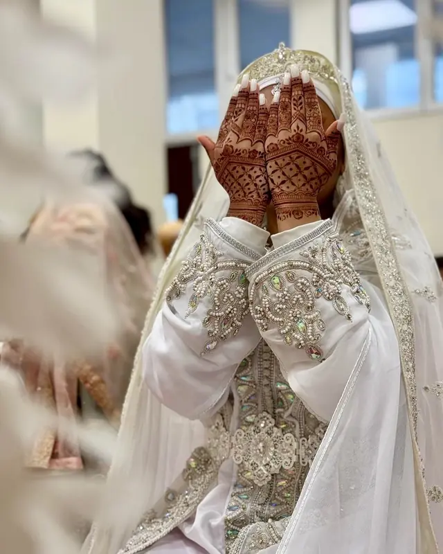 Henné — Mehendi by Kajal à Paris — Desi Corner