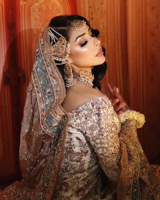 Prêt à porter — Sayra à Créteil — Desi Corner