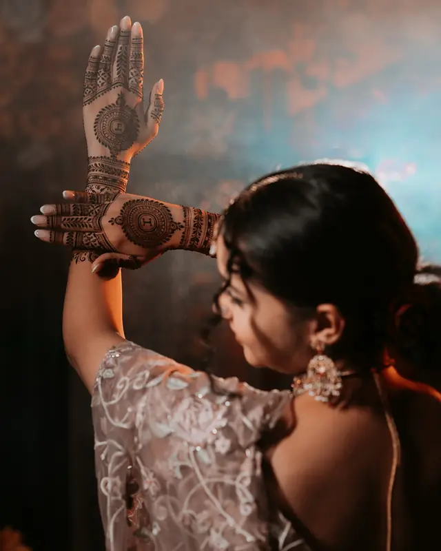 Henné — Mehendi by Kajal à Paris — Desi Corner