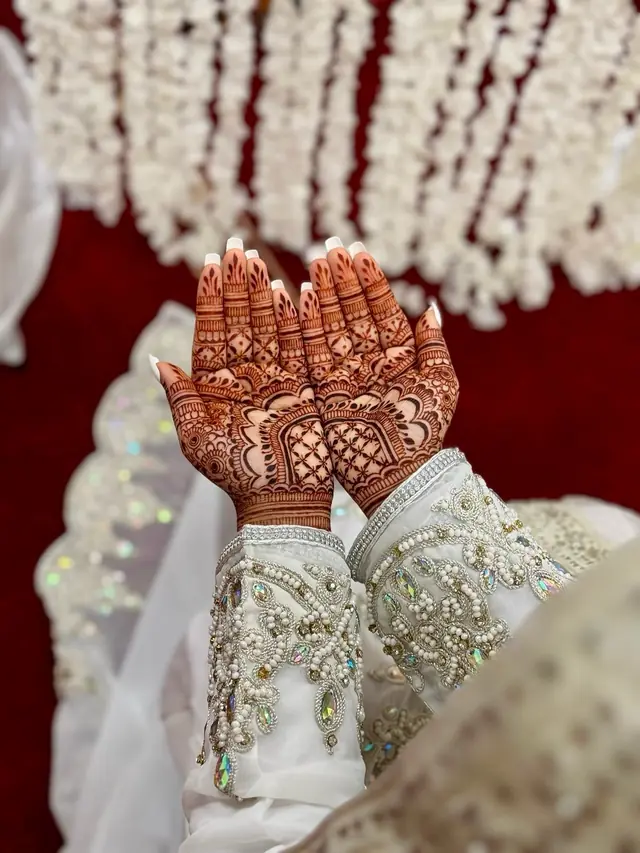 Henné — Mehendi by Kajal à Paris — Desi Corner