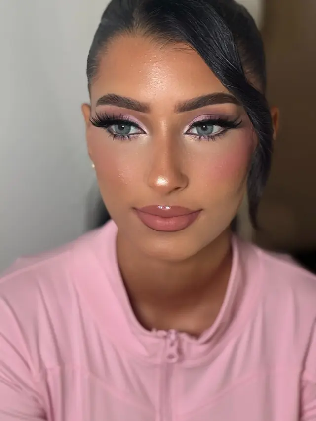 Hair & Makeup — Hina Makeup à Lamorlaye — Desi Corner