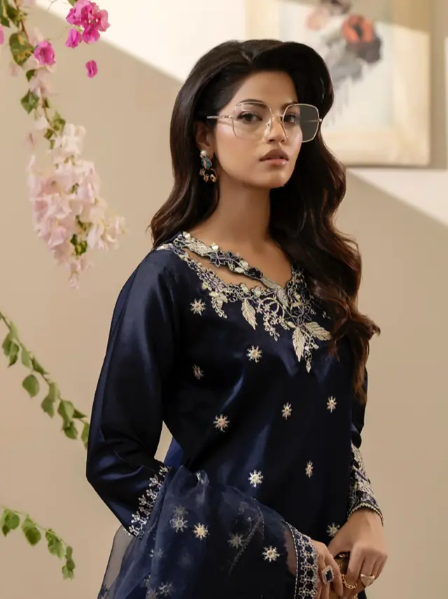 Prêt à porter — Tasneem Couture Beauté à Pantin — Desi Corner