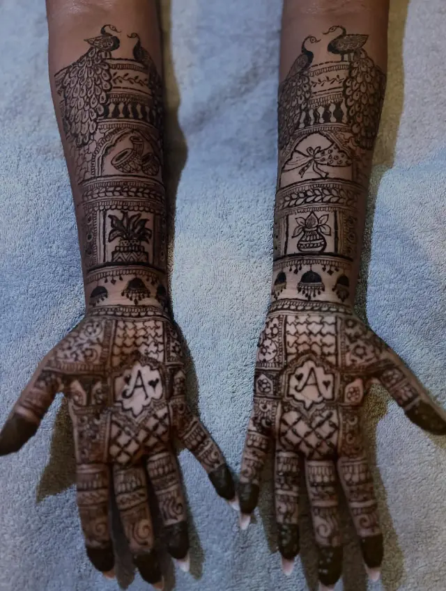 Henné — Vinoja Mehndi Artiste à Paris — Desi Corner