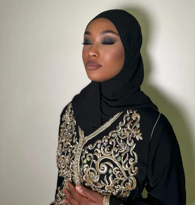 Hair & Makeup — Ambz Makeup à Paris — Desi Corner