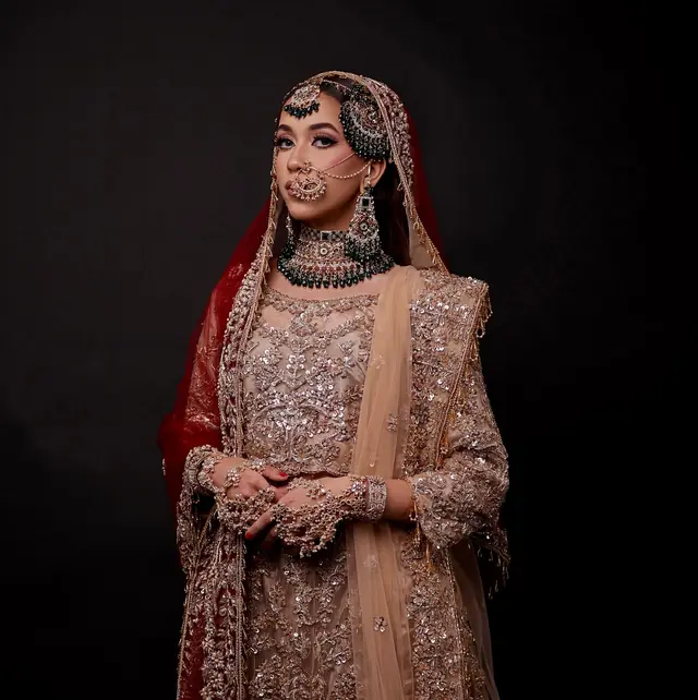 Prêt à porter — Tasneem Couture Beauté à Pantin — Desi Corner