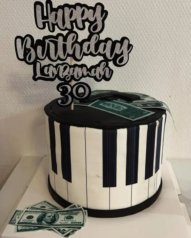 Cake / Pâtisserie — Aich Cake à Villiers-le-Bel — Desi Corner