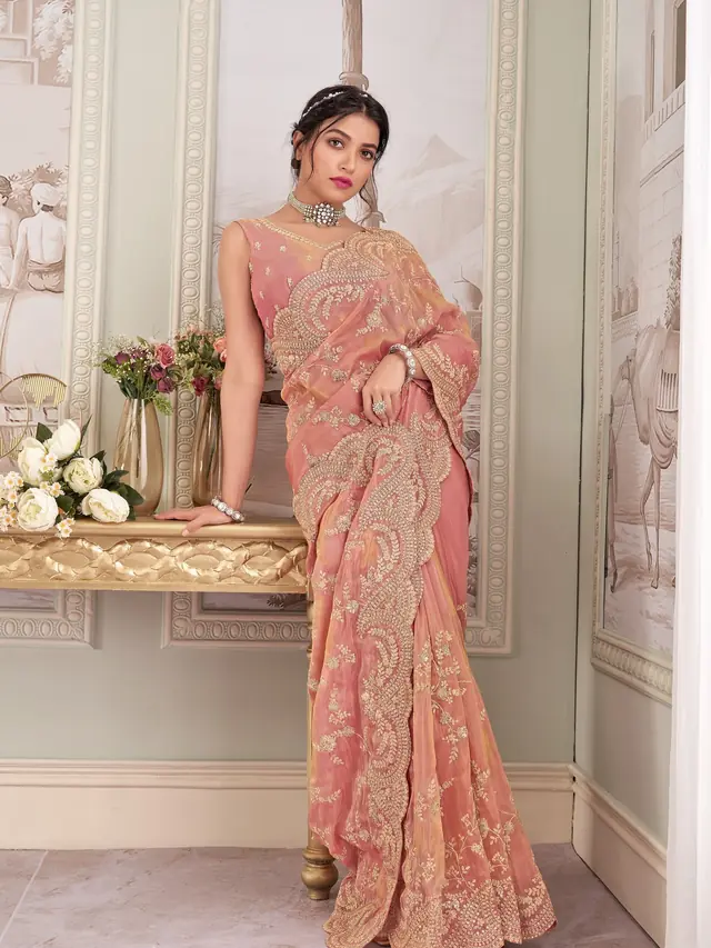 Prêt à porter — Inavaa Collection à Paris — Desi Corner