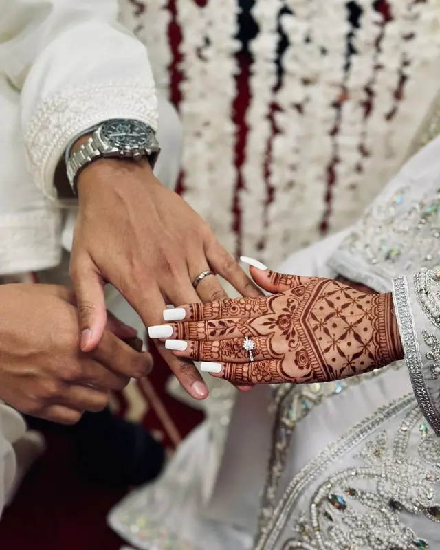 Henné — Mehendi by Kajal à Paris — Desi Corner