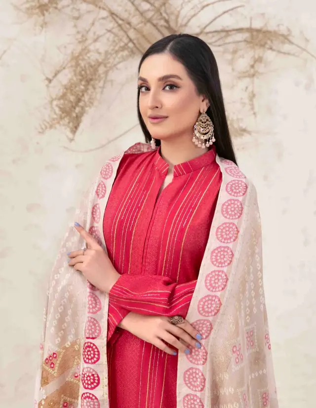 Prêt à porter — Tasneem Couture Beauté à Pantin — Desi Corner