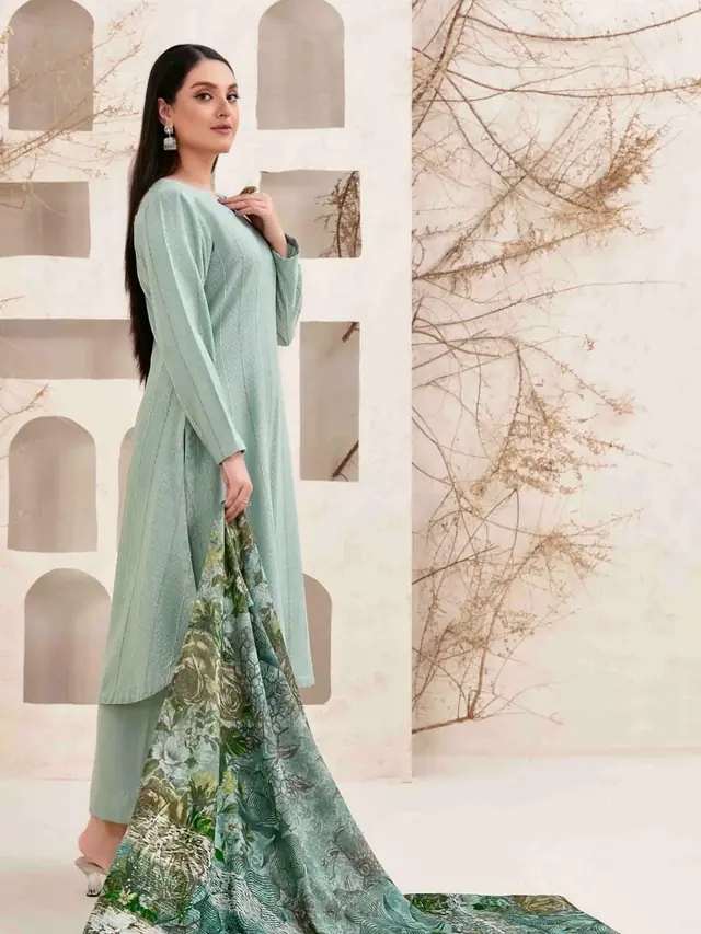 Prêt à porter — Tasneem Couture Beauté à Pantin — Desi Corner