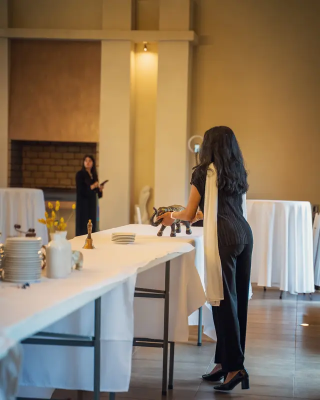 Resto & Traiteur — Les délices de Paon - Traiteur à Paris — Desi Corner