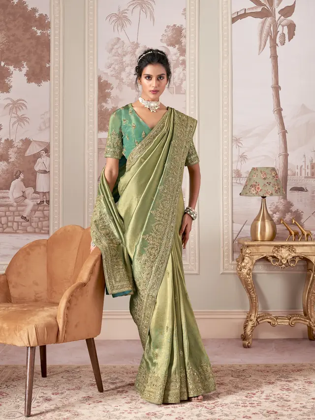 Prêt à porter — Inavaa Collection à Paris — Desi Corner