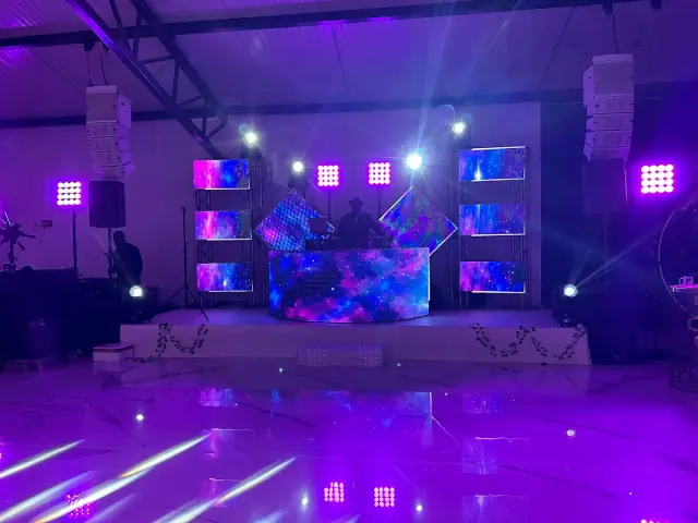 Salle de mariage — Trèfle de l'orangerie — Desi Corner