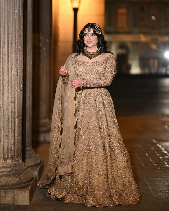 Prêt à porter — Sayra à Créteil — Desi Corner