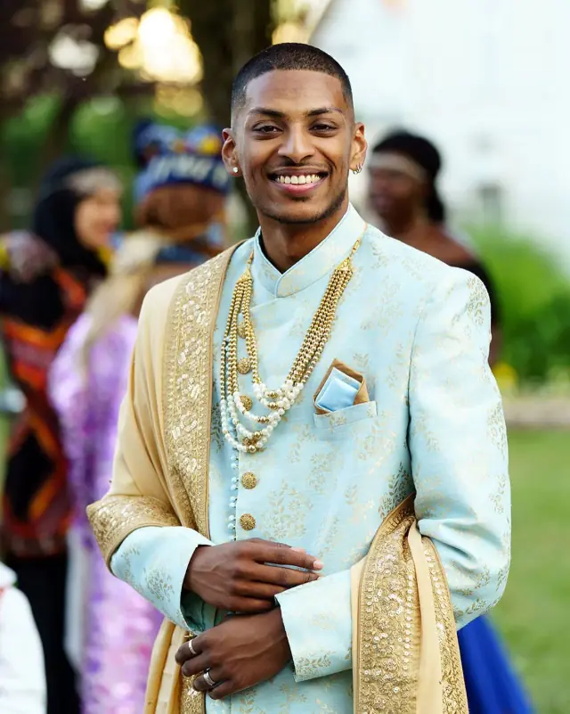 Prêt à porter — Men in Desi à Paris — Desi Corner