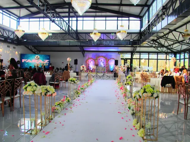 Salle de mariage — Trèfle de l'orangerie — Desi Corner