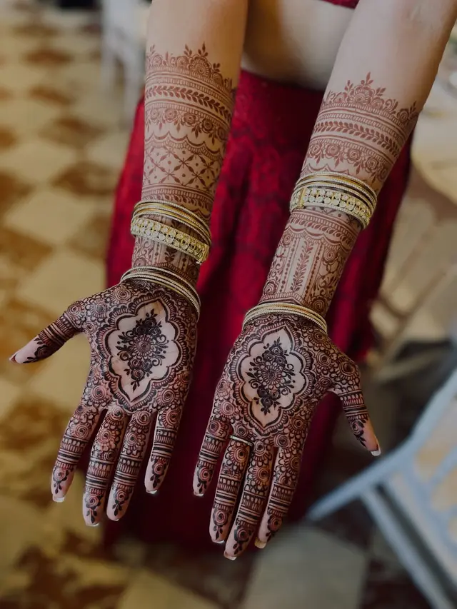 Henné — Mehendi by Kajal à Paris — Desi Corner