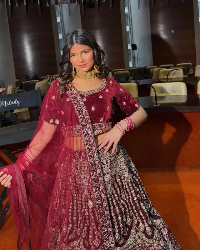 Prêt à porter — Aayat Ke Collection à Paris — Desi Corner