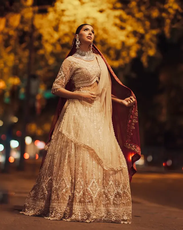 Prêt à porter — Aayat Ke Collection à Paris — Desi Corner