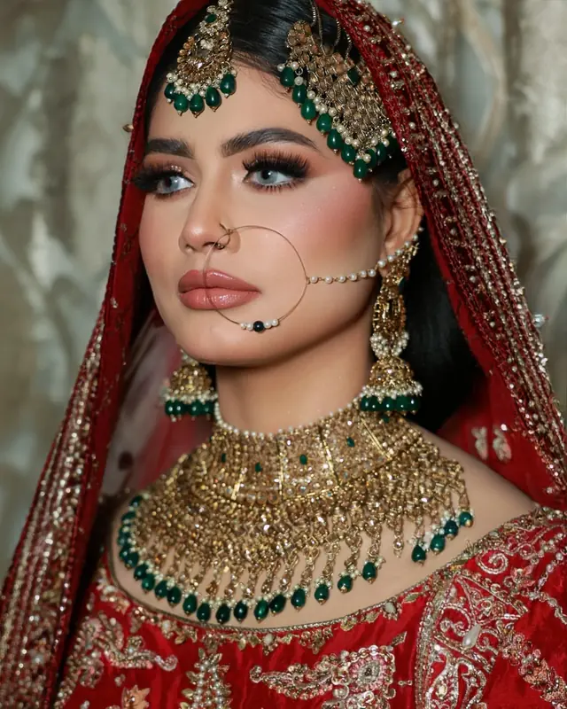 Hair & Makeup — Tanzeela Beauty à Paris — Desi Corner